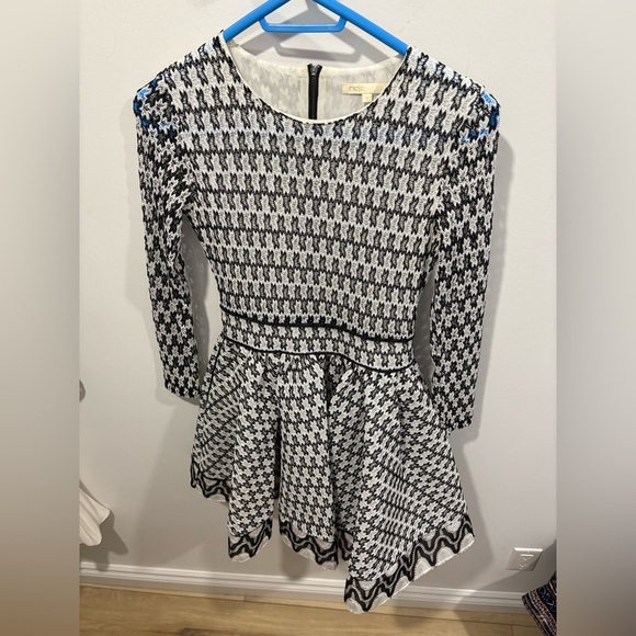 NWOT-Maje Royan Dress Women's Medium Long Sleeve Lace Embroidered Patterned - Picture 1 of 10